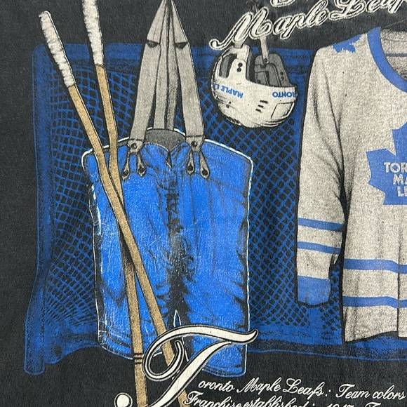 Toronto Maple Leafs Vintage 90s CCM Nutmeg Graphic T-Shirt - Size XL - Picture 7 of 9